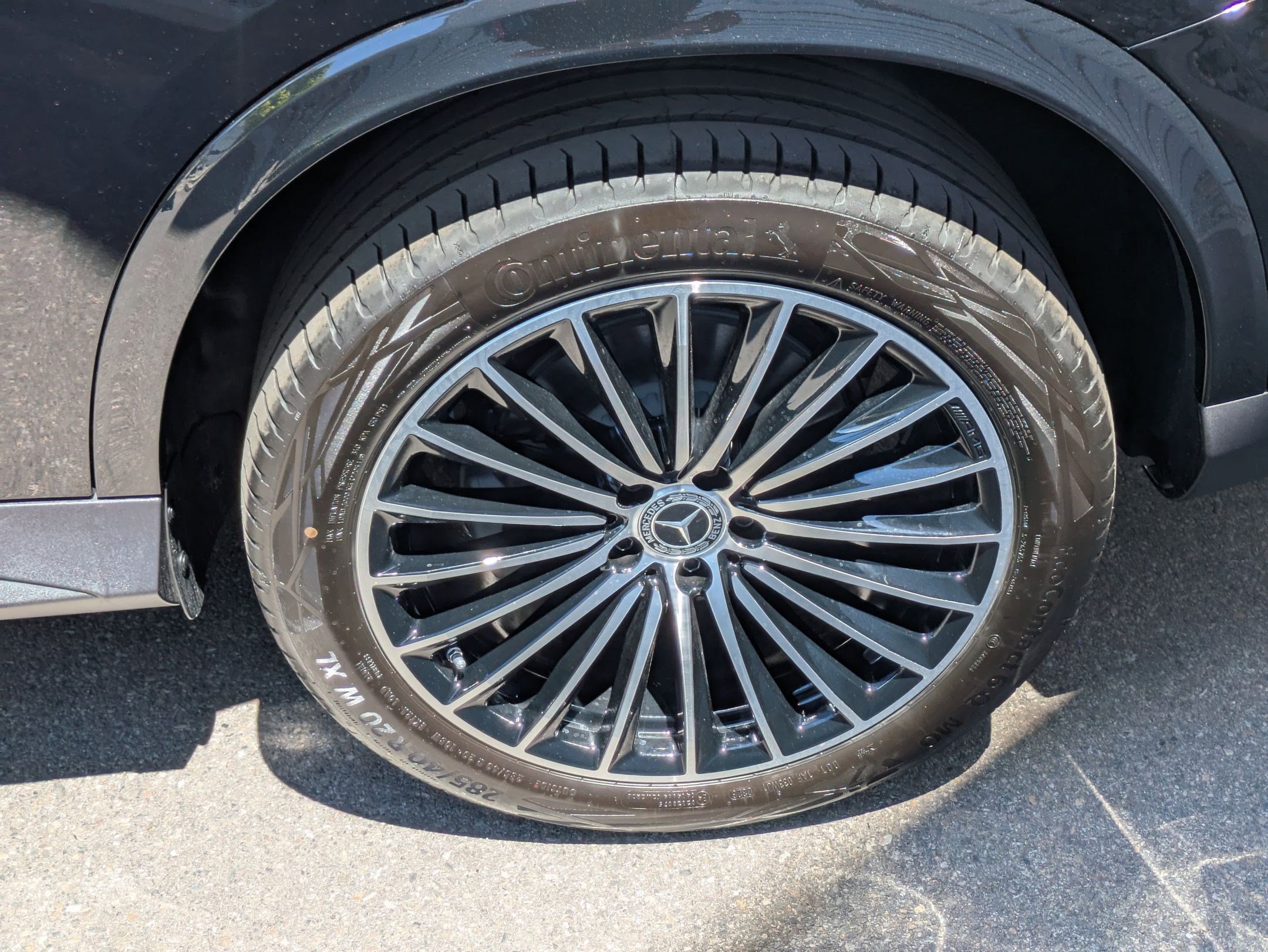 New 2026 Black Mercedes-Benz GLC 300 image 16
