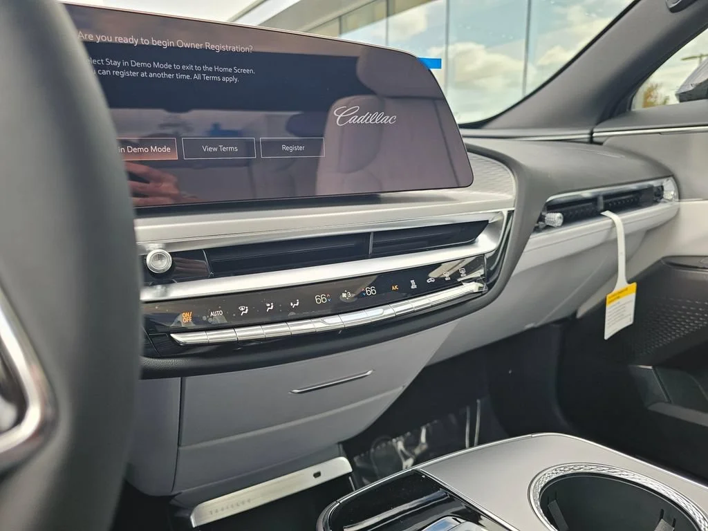 New 2027 Vibrant White Tricoat Cadillac Sport image 30