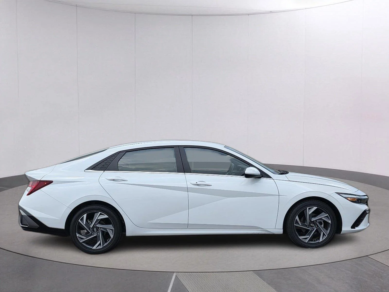 Used 2025 Serenity White Hyundai SEL Convenience image 4