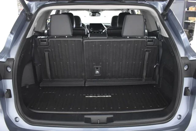 2023 Toyota Highlander XLE - Photo 18