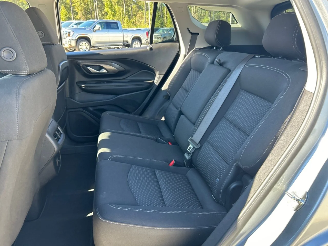 Used 2024 Sterling Metallic GMC SLE image 20