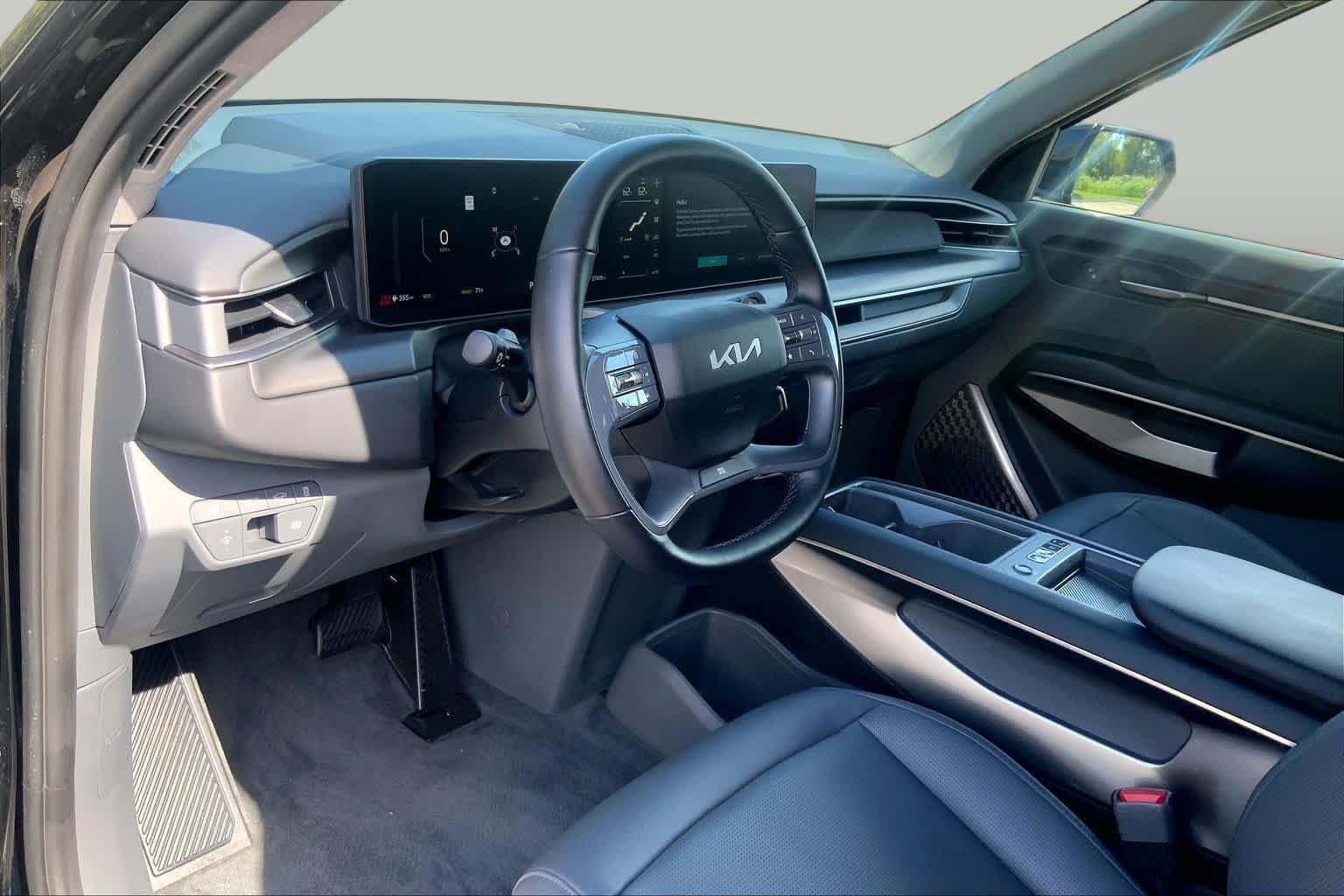 Certified Used 2024 Aurora Black Pearl Kia Light Long Range image 15