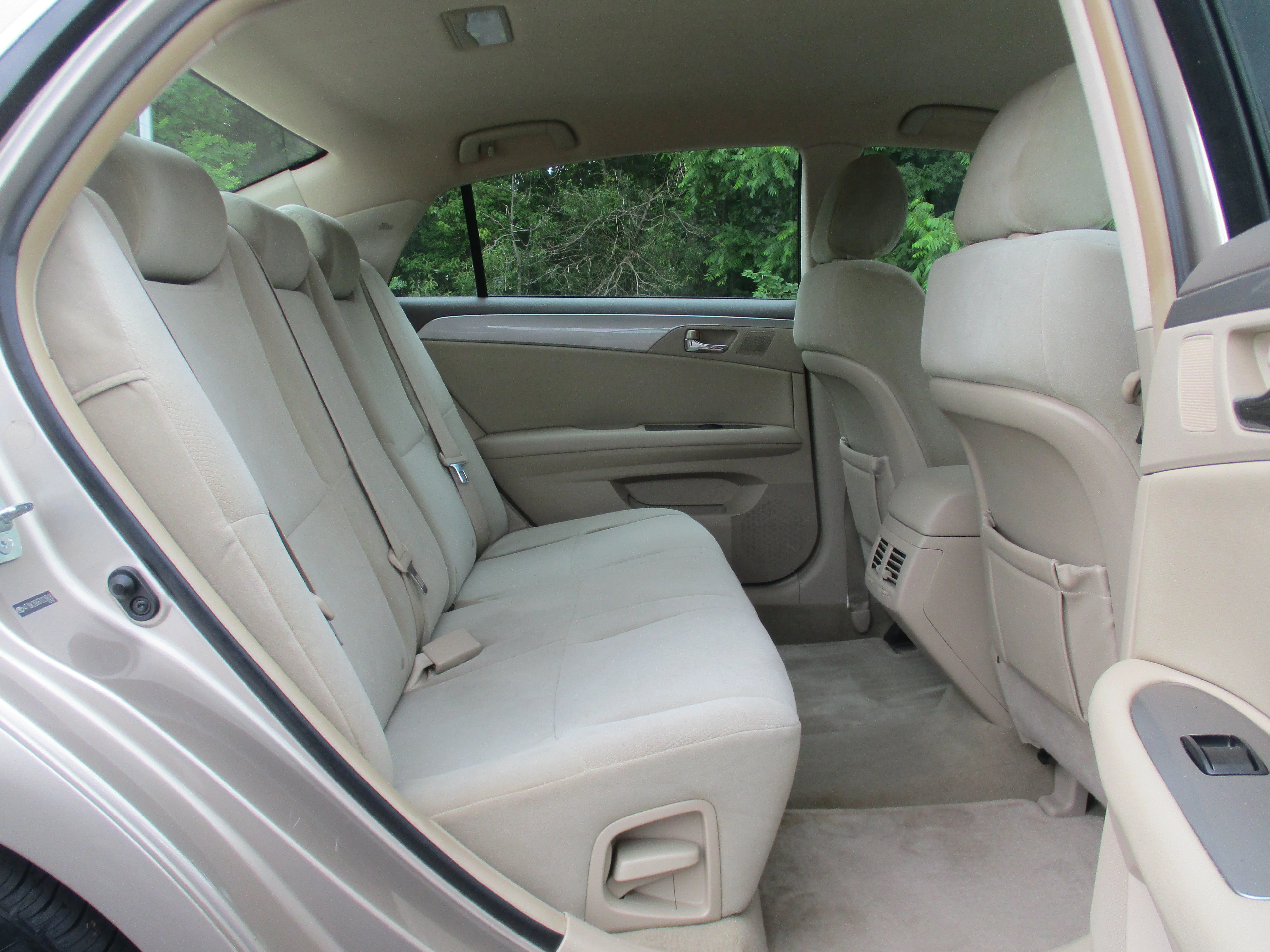 Used 2007 Beige Toyota  image 41