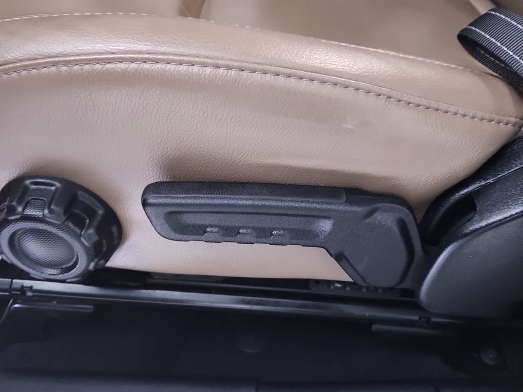 Used 2020 Gray Jeep Rubicon image 12