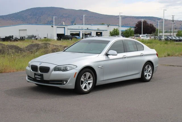 Used 2012 Silver BMW 528i xDrive image 8