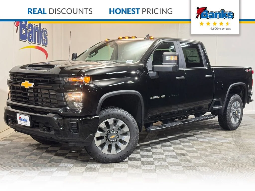2026 Chevrolet Silverado HD Custom 4WD Crew Cab Standard Box's photo