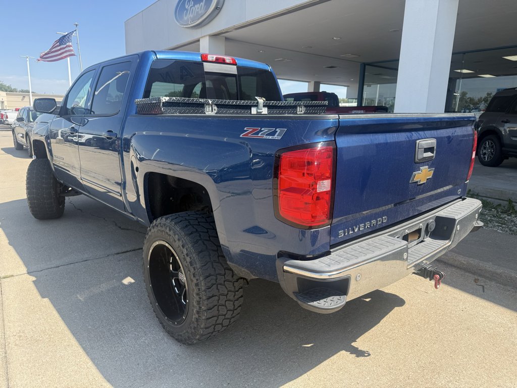 Used 2015 Deep Ocean Blue Metallic Chevrolet LT image 8