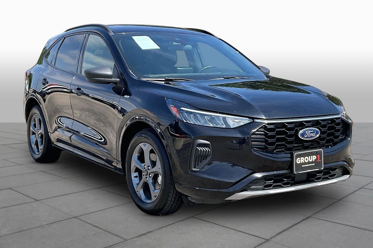 Used 2024 Agate Black Metallic Ford ST-Line image 3