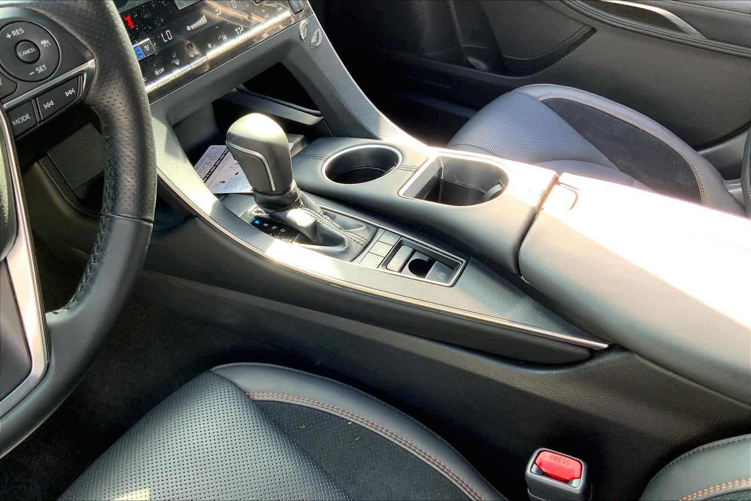 Used 2019 Wind Chill Pearl Toyota Touring image 16
