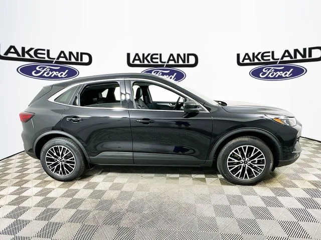 New 2025 Black Ford Base image 2