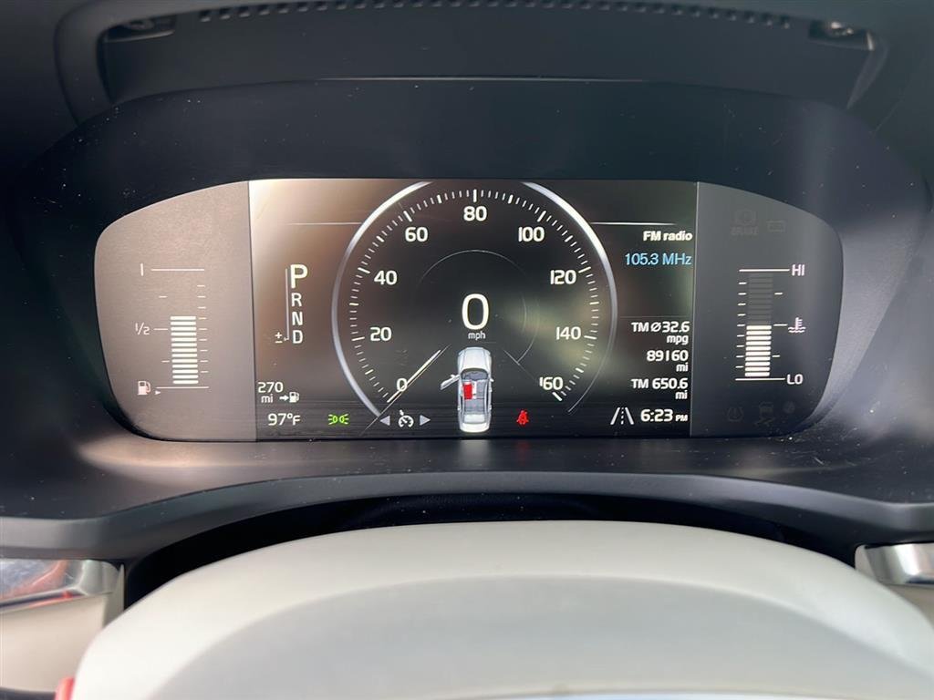 Used 2019 Crystal White Pearl Metallic Volvo Momentum image 6