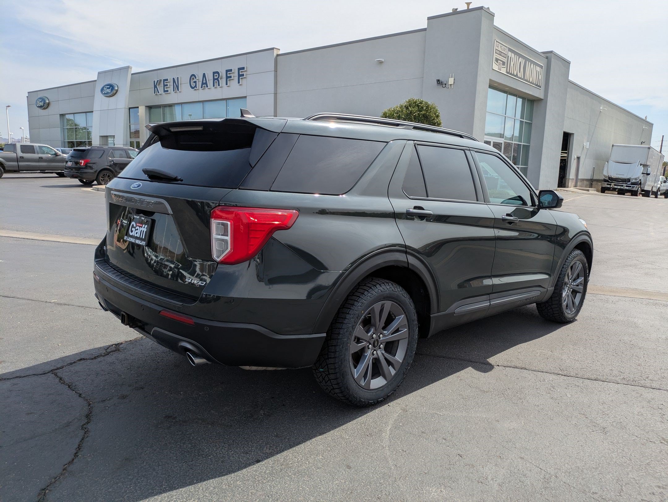 Used 2022 Forged Green Metallic Ford XLT image 3