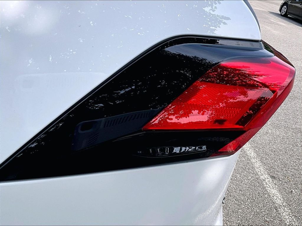 Used 2025 White Toyota XLE image 33