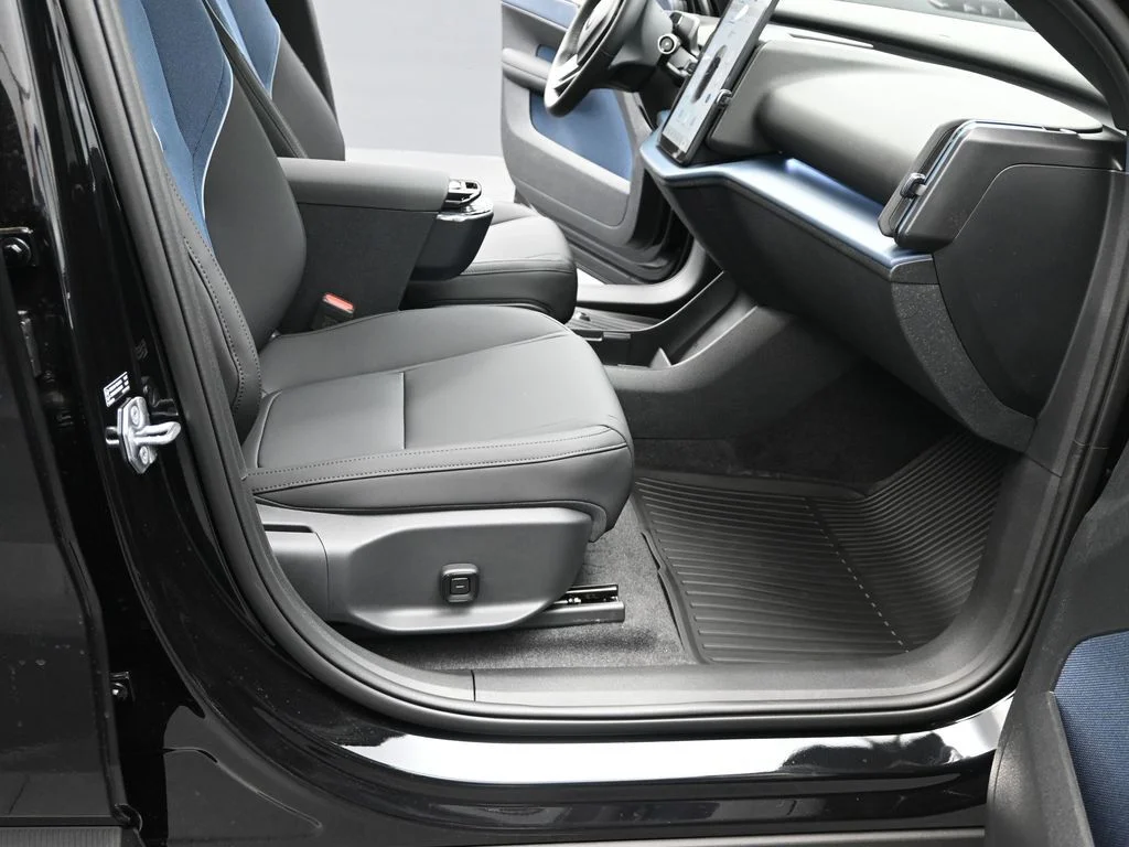 New 2026 Onyx Black Volvo Twin Motor Cross Country Ultra image 24