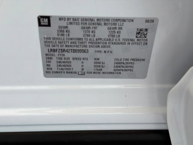 New 2026 Iridescent White Tricoat Buick Avenir image 28