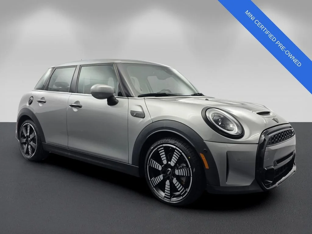 2024 MINI Hardtop Cooper S's photo