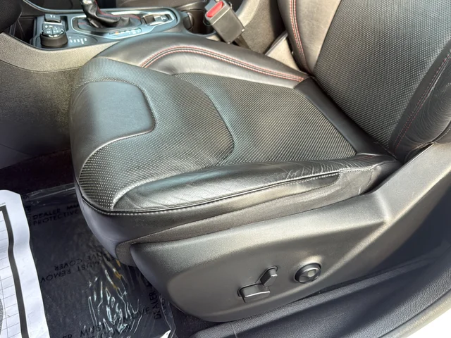 Used 2021 White Jeep Trailhawk image 35
