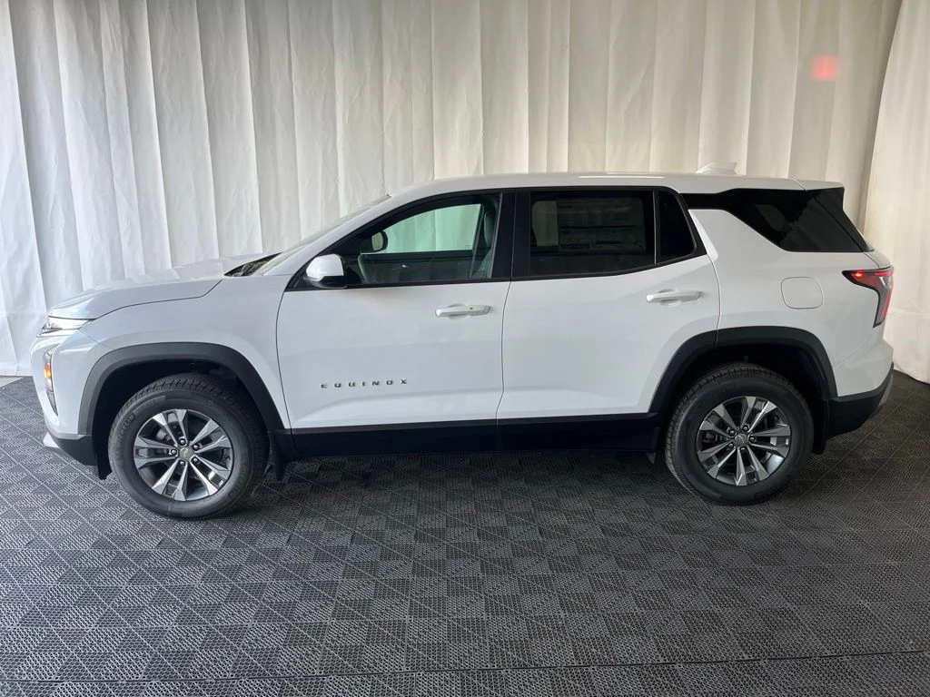 New 2026 White Chevrolet LT image 25