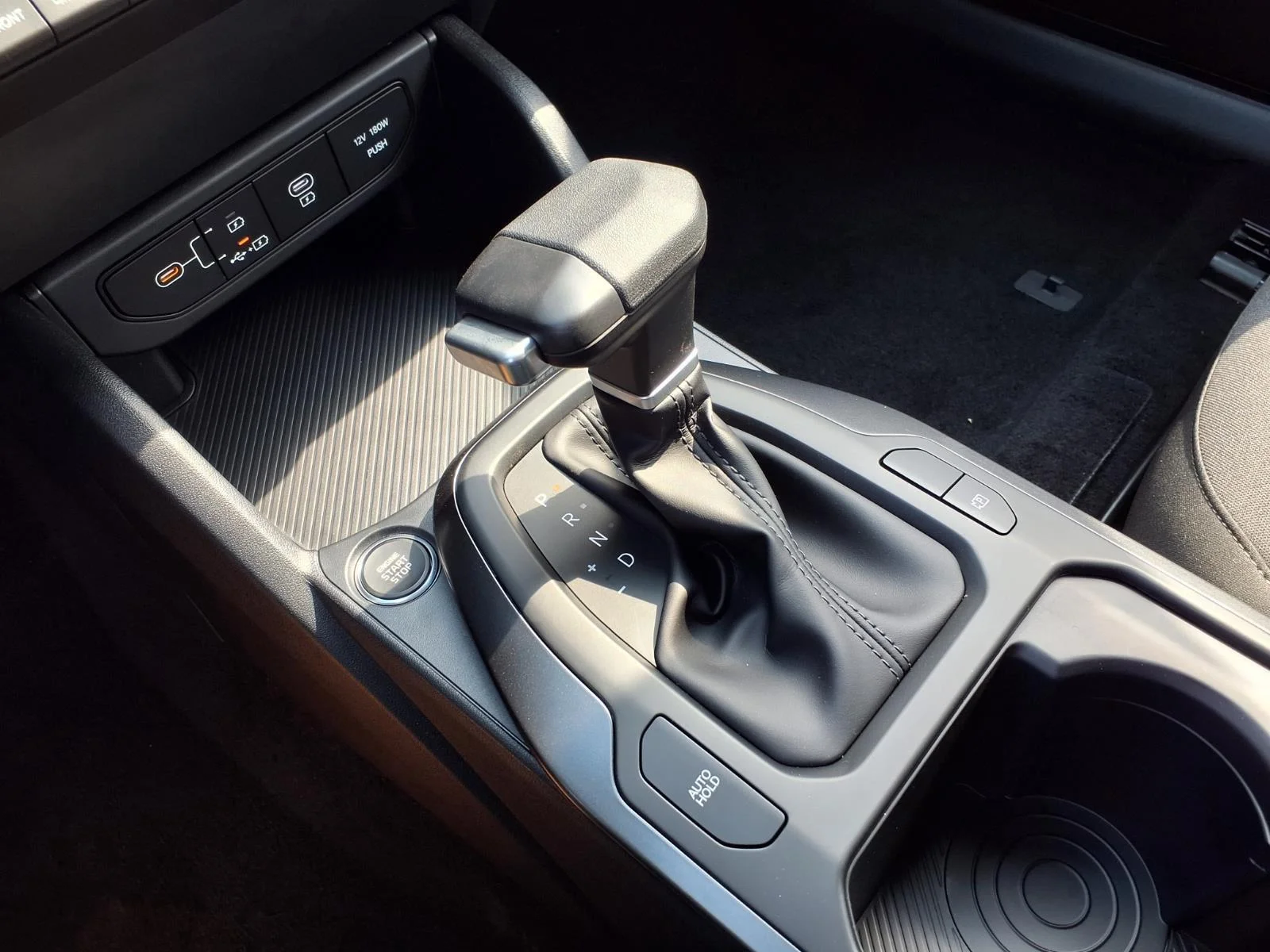 New 2026 Snow White Pearl Kia LXS image 5