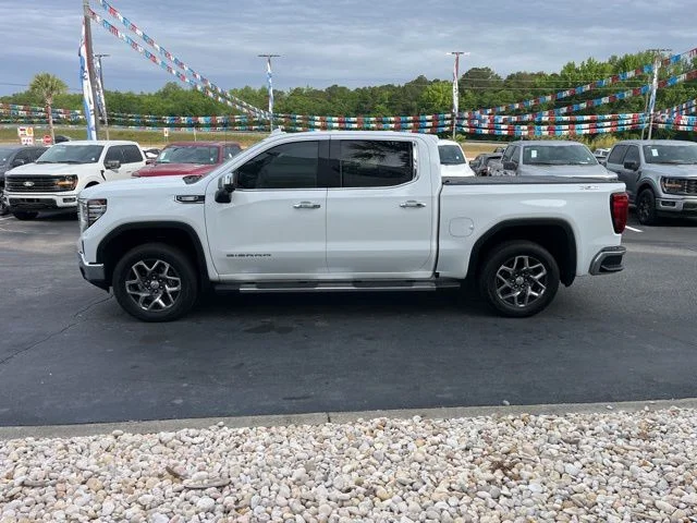Used 2024 White GMC SLT image 37