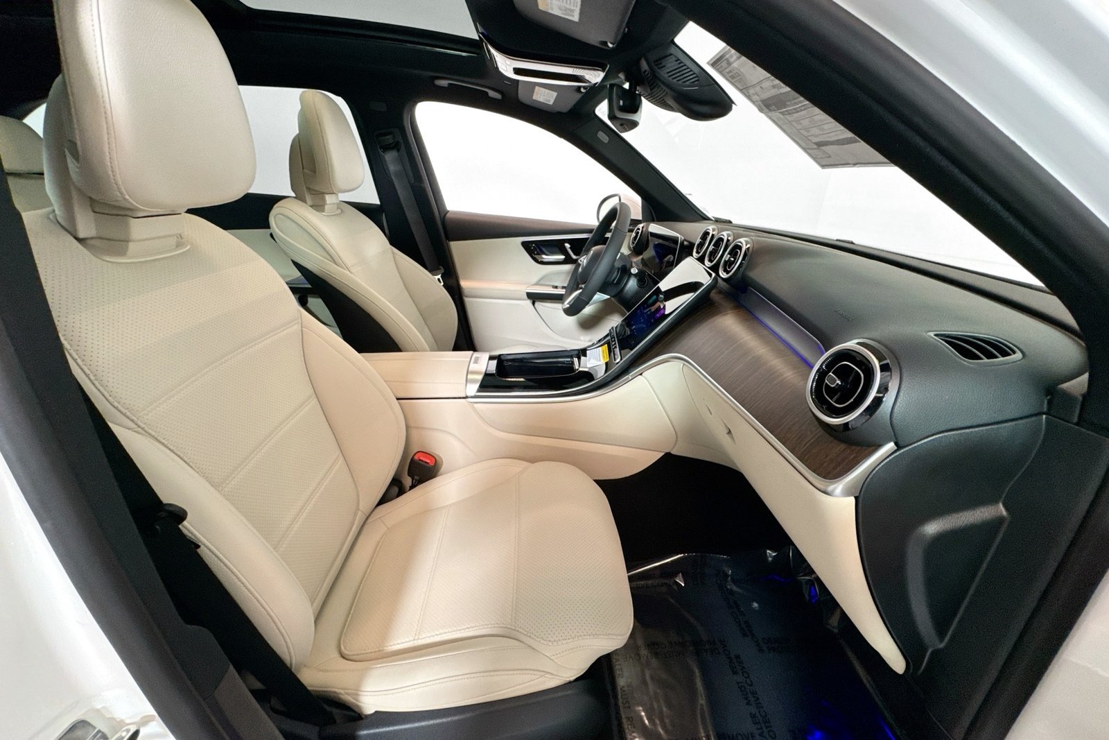 New 2026 Black Mercedes-Benz GLC 300 image 26