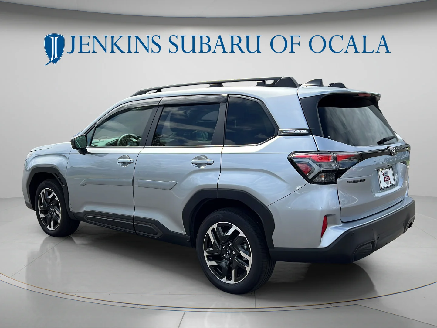 Used 2026 Ice Silver Metallic Subaru Limited image 5