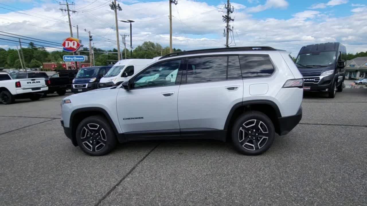 New 2026 Silver Zynith Clear-Coat Exterior Paint Jeep Limited image 5