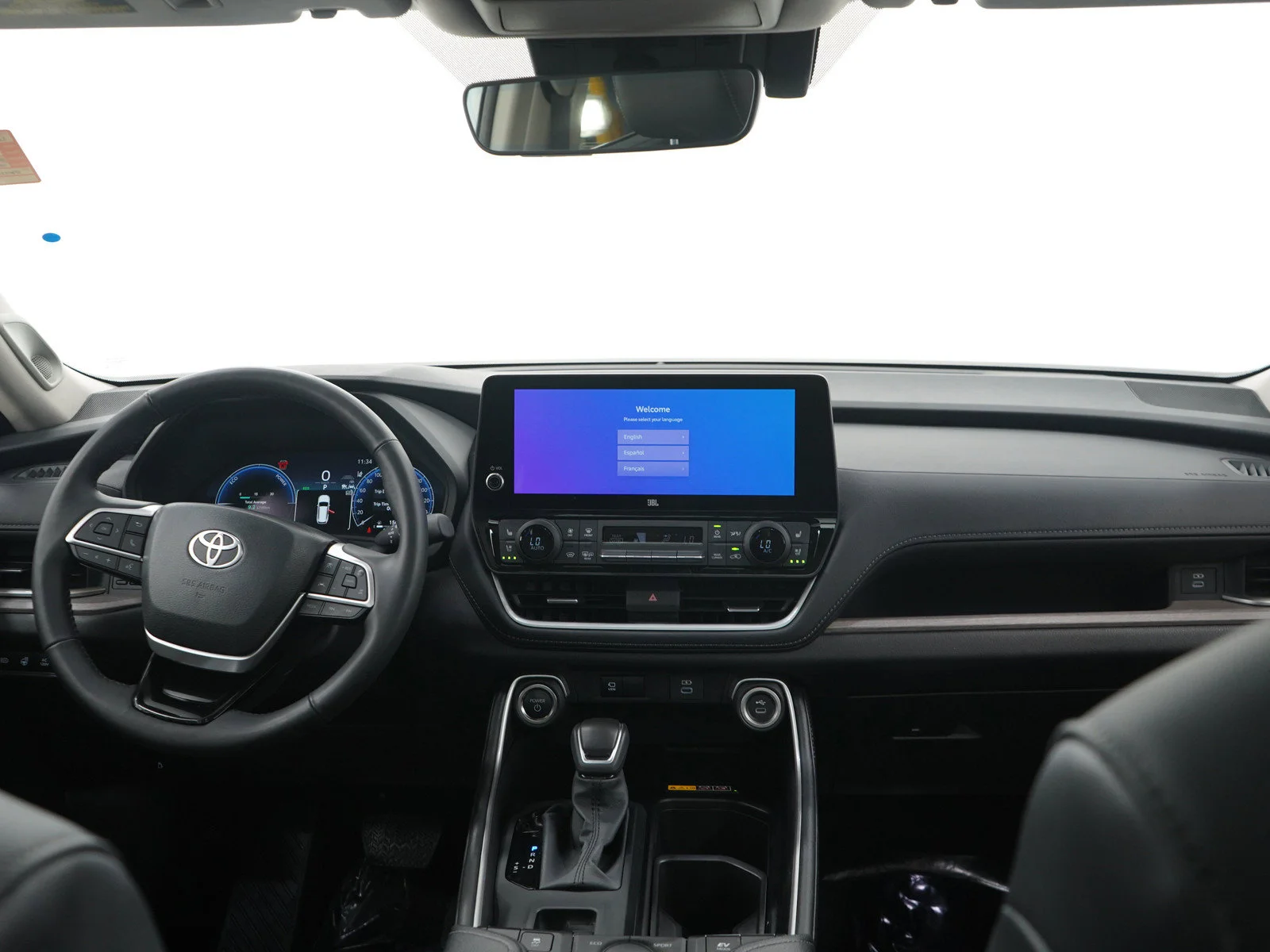 Used 2025  Toyota XLE image 15