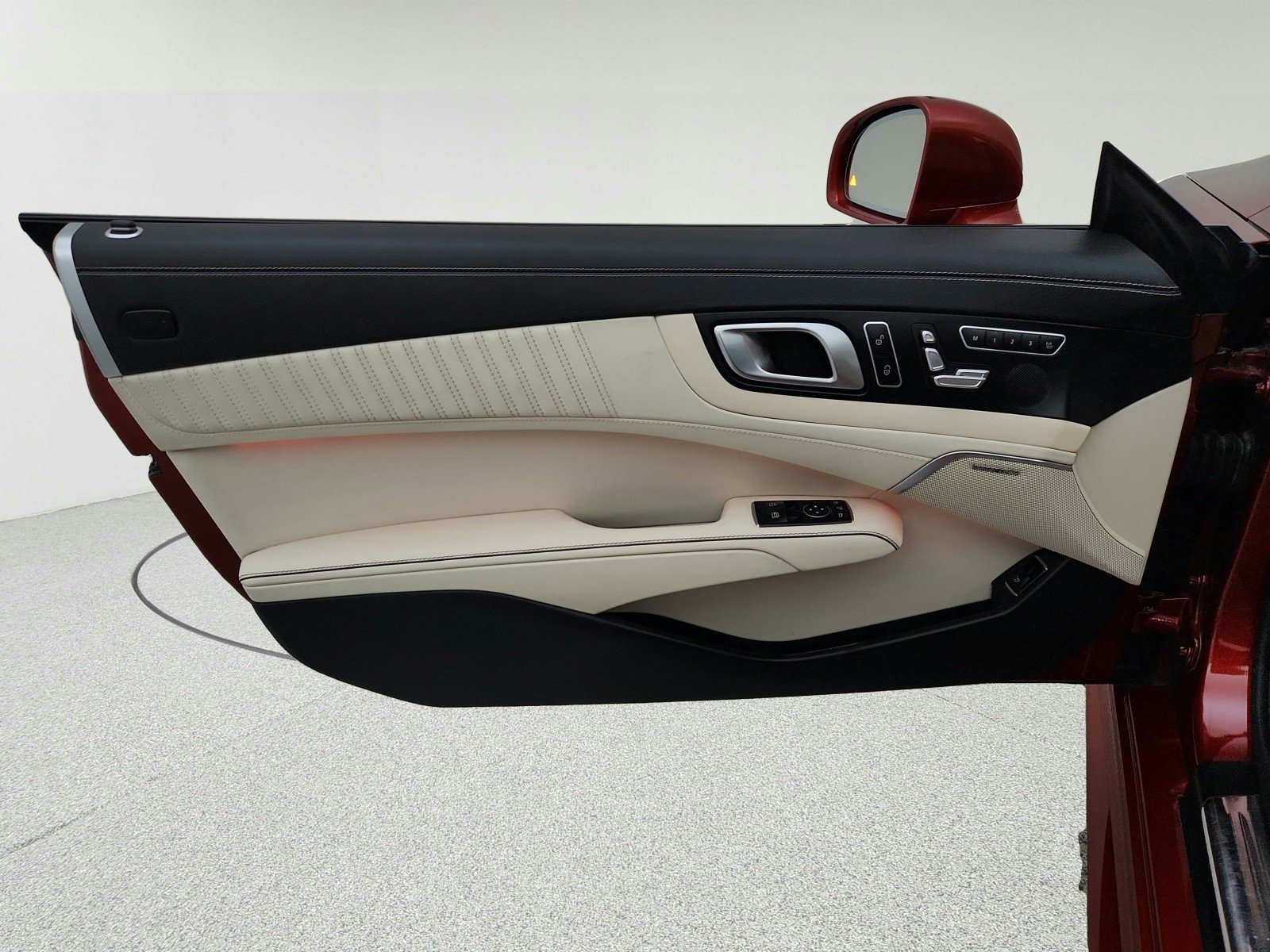 Used 2017 designo Cardinal Red Metallic Mercedes-Benz SL 450 image 26