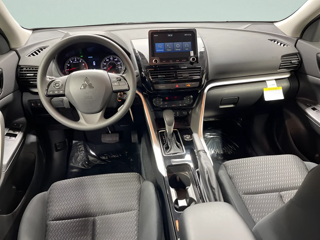 New 2026 Labrador Black Pearl Mitsubishi ES image 9