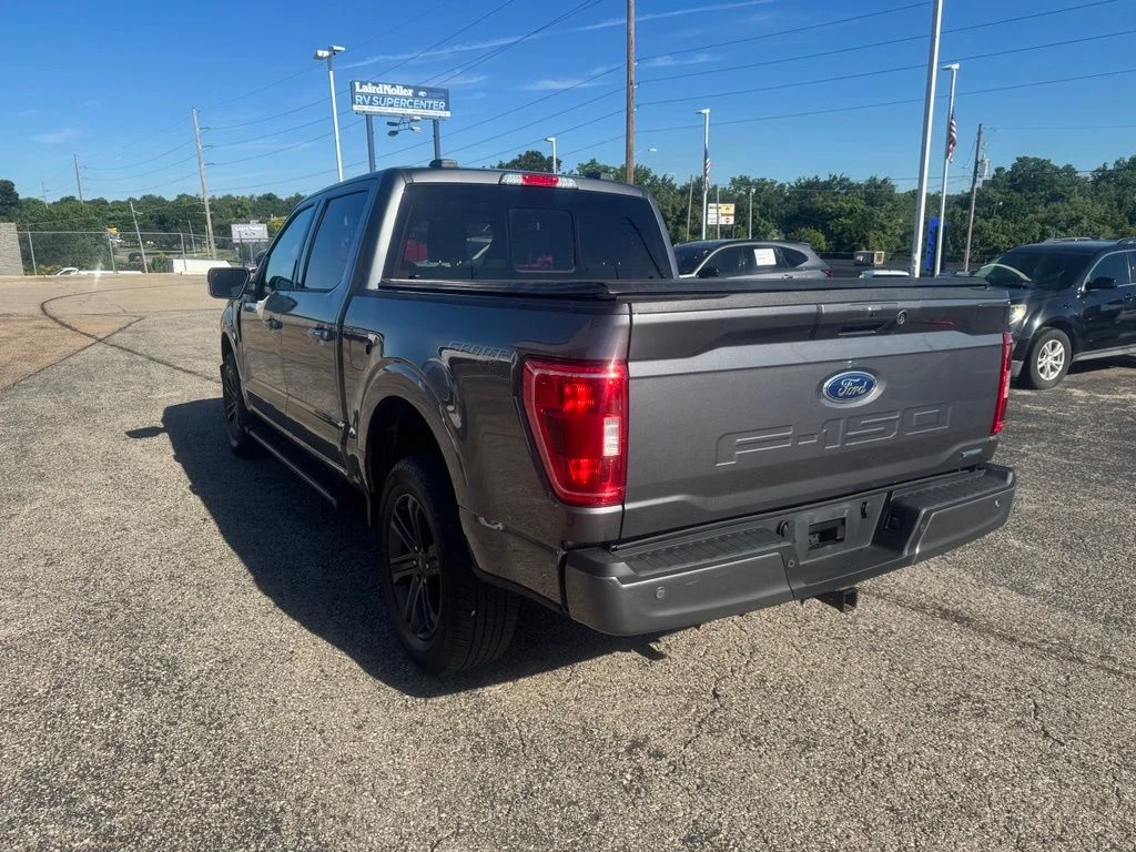 Used 2023 Gray Metallic Ford XLT image 5