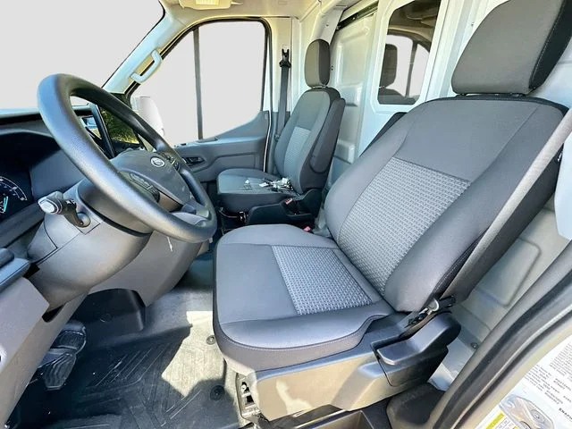 New 2025 Oxford White Ford Base image 15