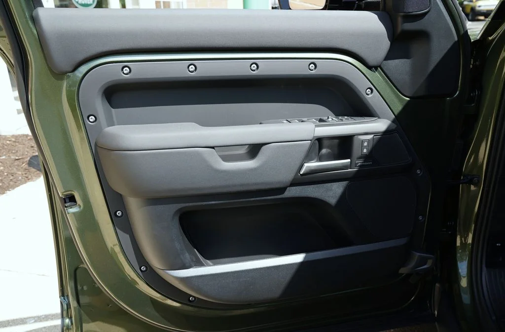 New 2026 Woolstone Green Land Rover S image 11