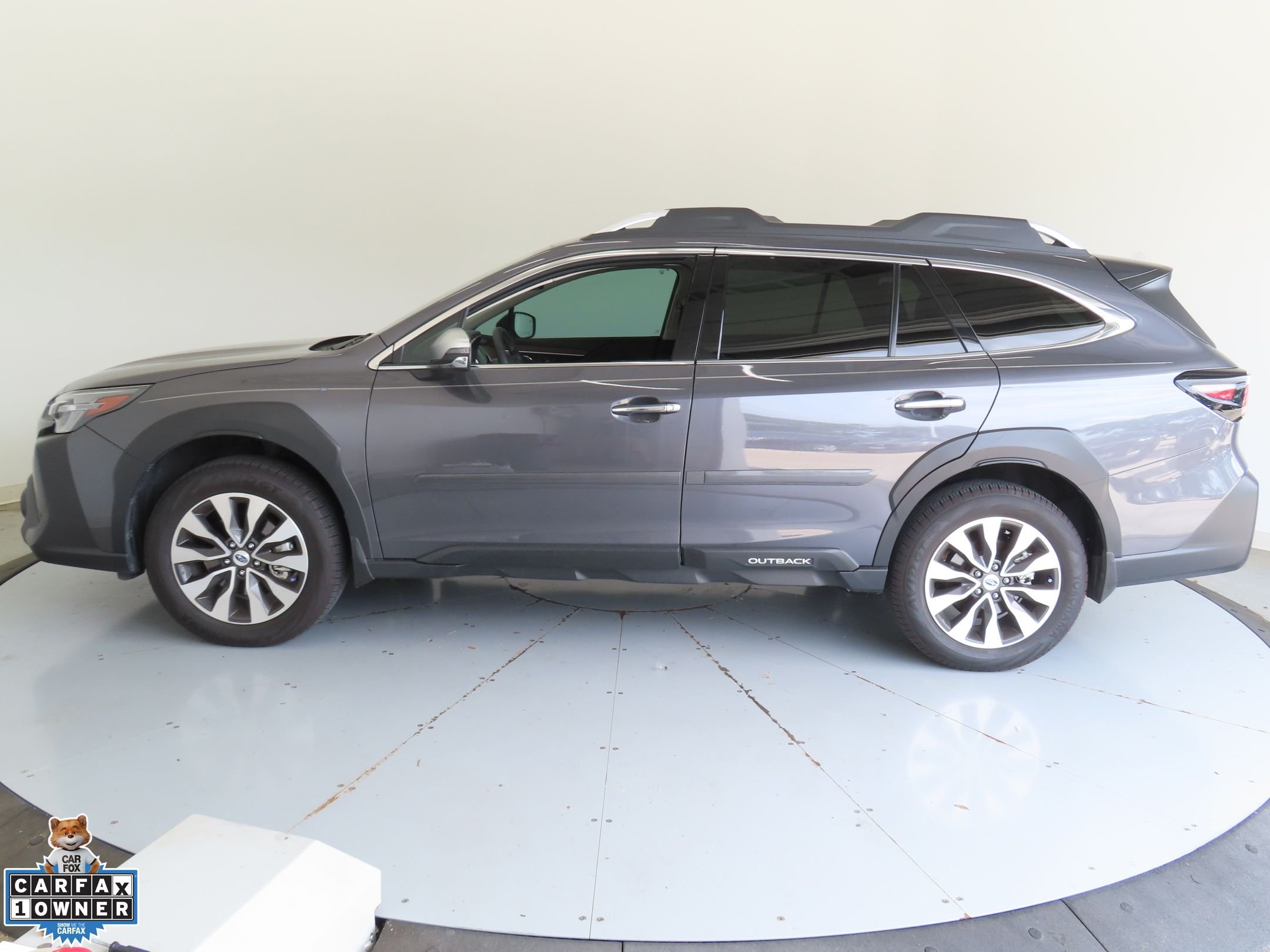 Used 2025 Gray Subaru Touring image 7