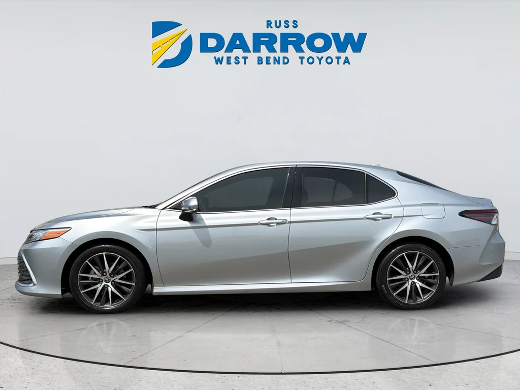 Used 2022 Silver Toyota XLE image 2