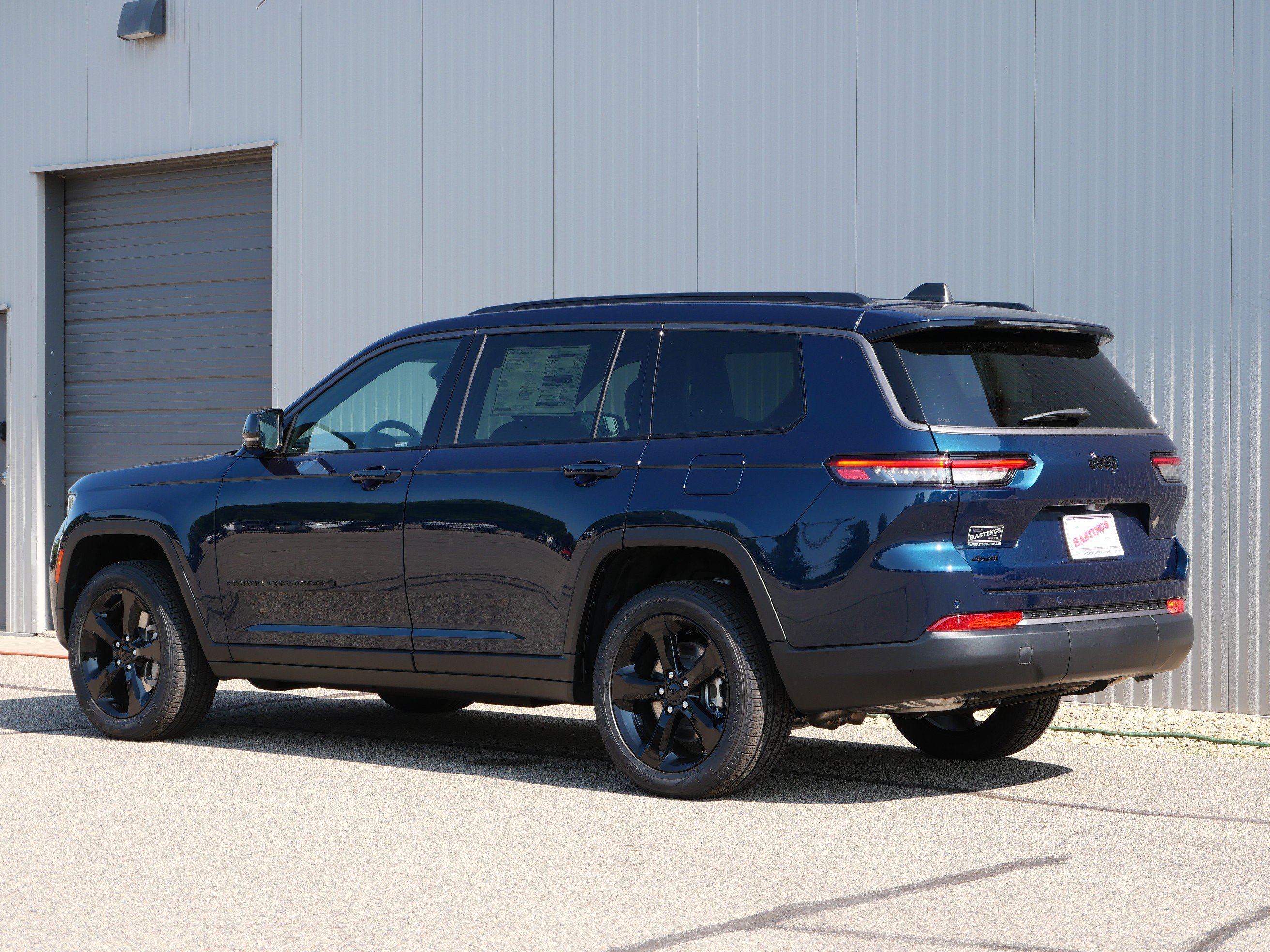 New 2026 Fathom Blue Pearl-Coat Exterior Paint Jeep Limited image 3