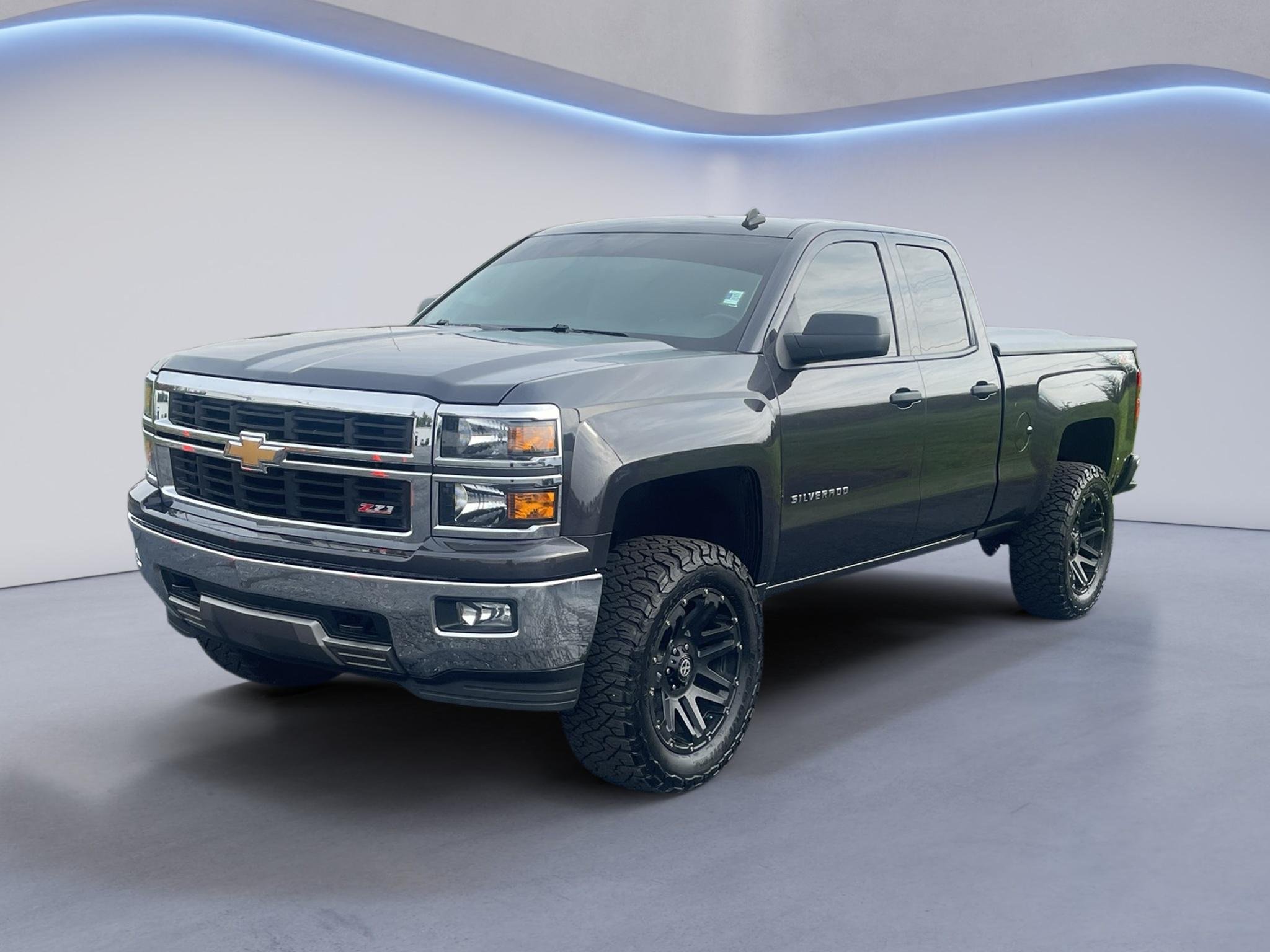Used 2014 TUNGSTEN METALLIC Chevrolet LT image 2