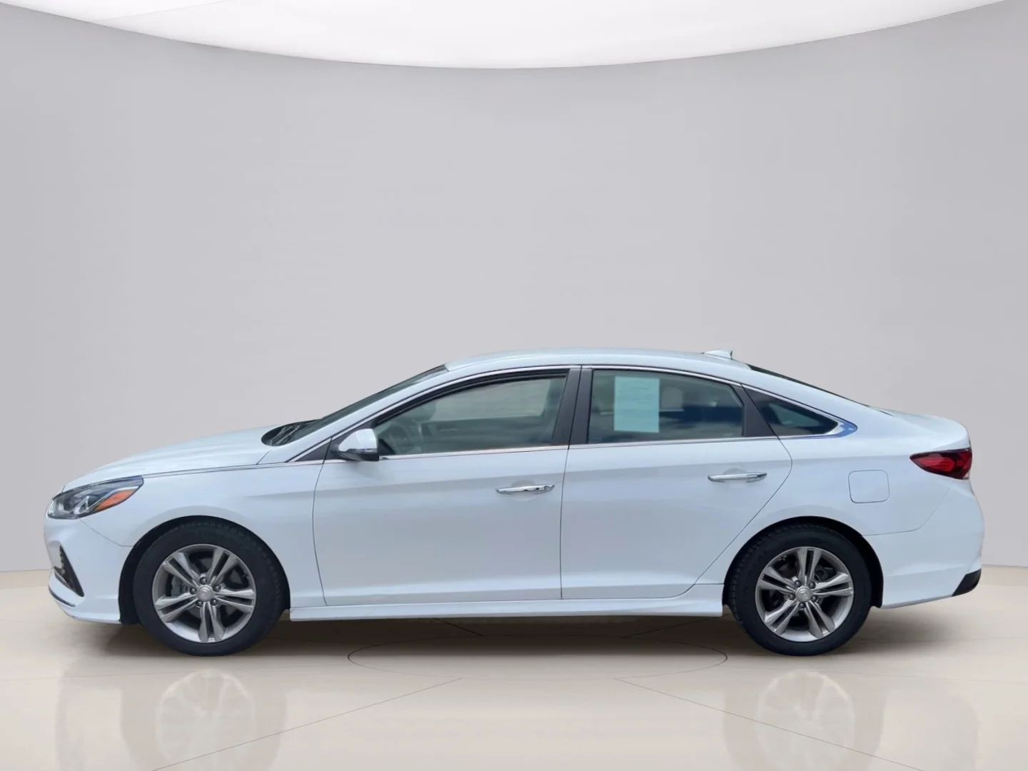 Used 2018 White Hyundai SPORT image 2