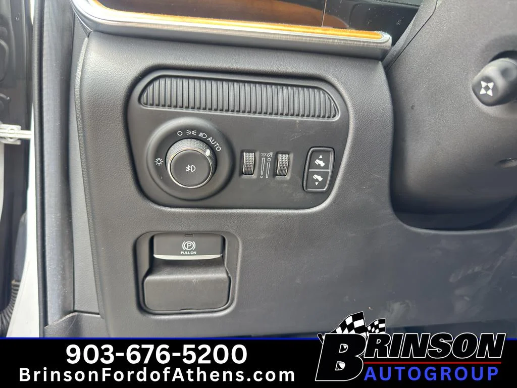 Used 2022 Bright White Clearcoat Jeep Series III image 26