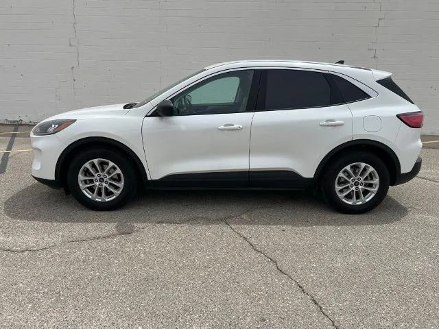 Used 2022 Star White Ford SE image 31
