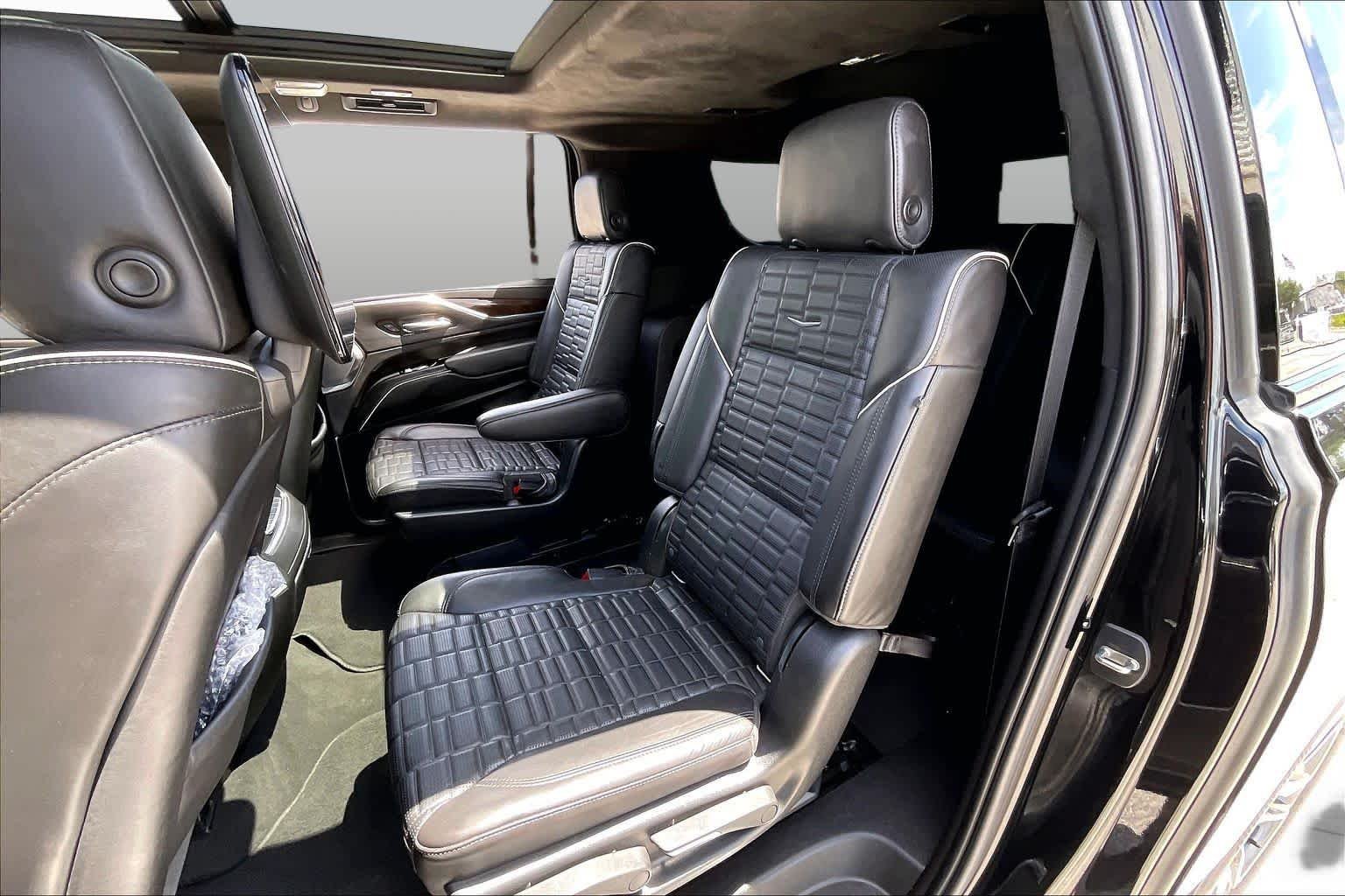 Used 2021 Black Raven Cadillac Sport Platinum image 20