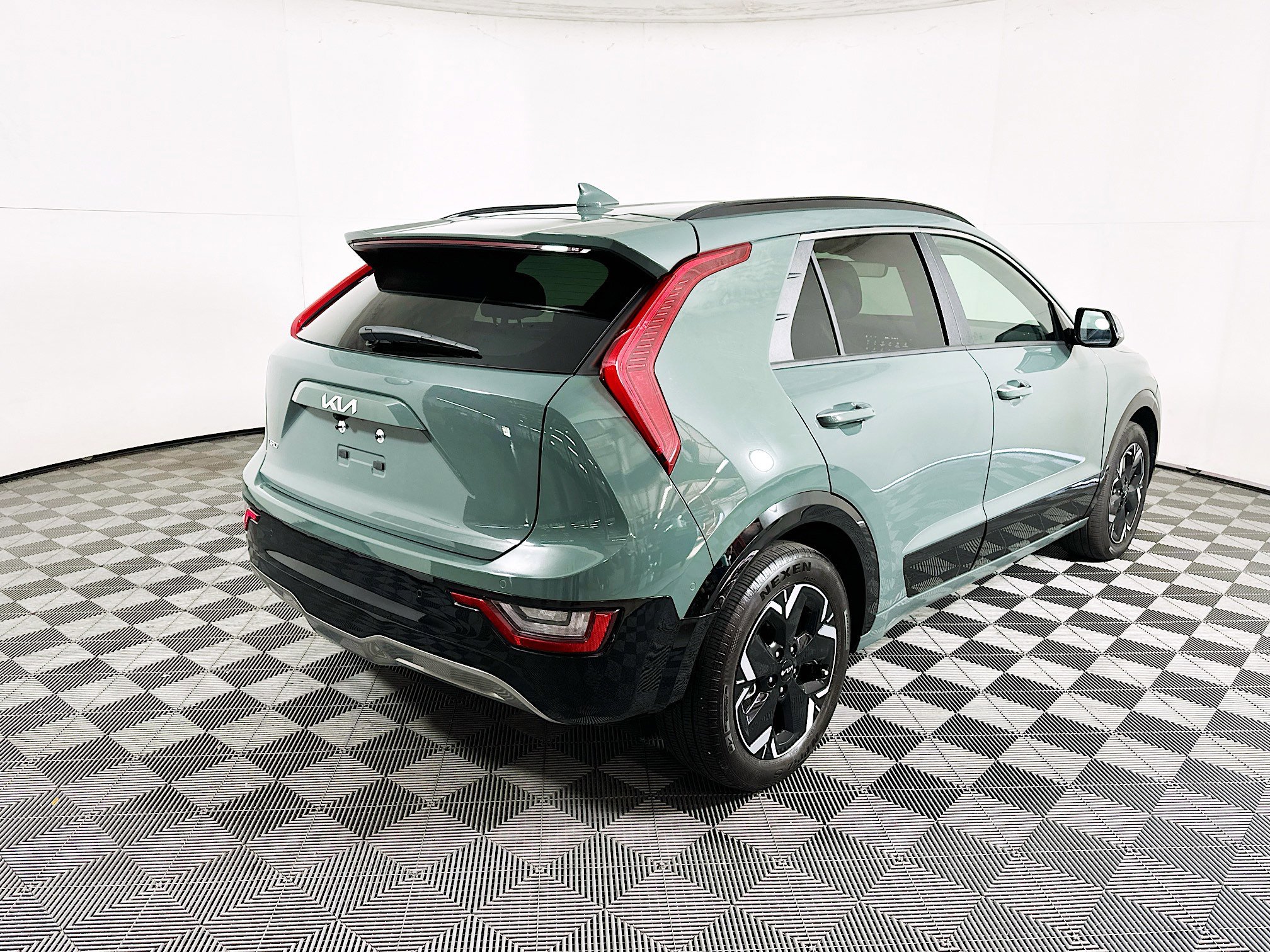 2024 Kia Niro thumbnail 5