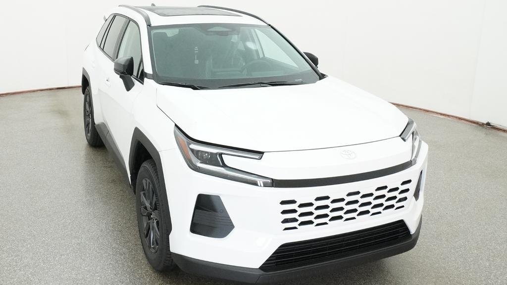 New 2026 Ice Cap Toyota XLE Premium image 8