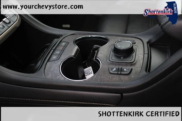 Used 2023 White GMC Denali image 26