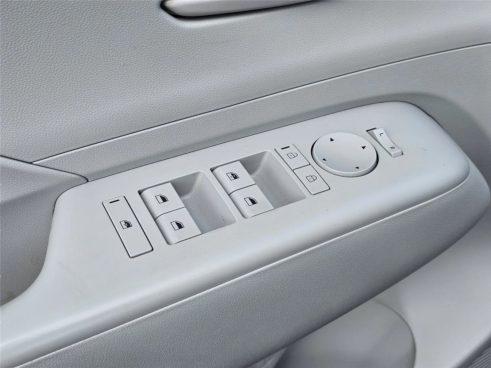 Used 2025 Abyss Black Pearl Hyundai SEL image 15