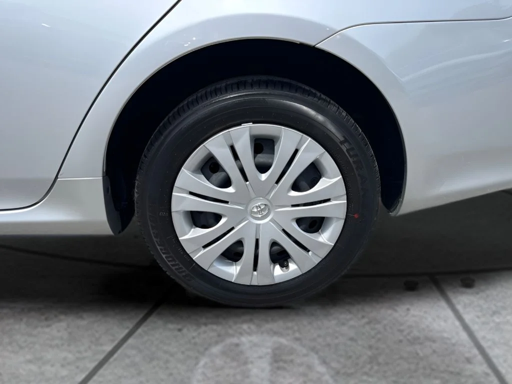 Used 2009 Gray Toyota Base image 15