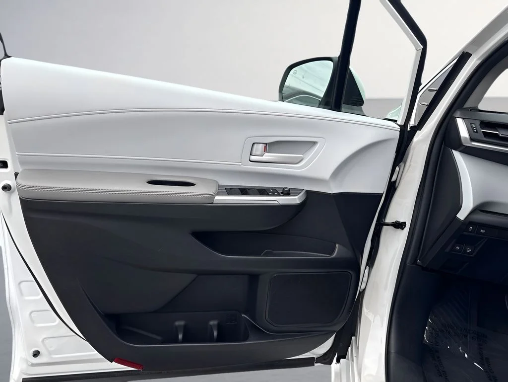 Used 2025 White Toyota LE image 26