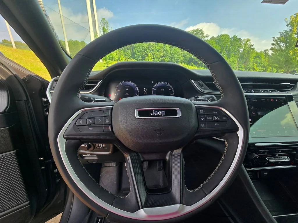 Used 2024 Gray Jeep Altitude image 27