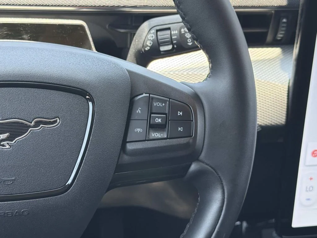 Used 2023 Vapor Blue Metallic Ford Select image 12