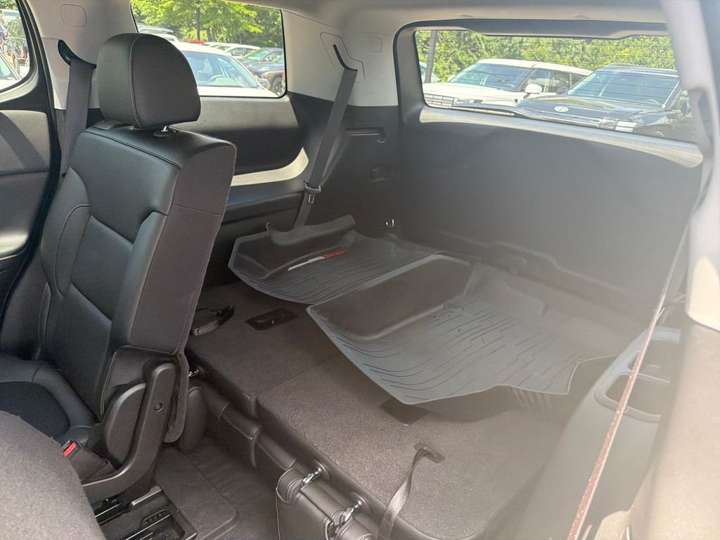 Used 2021 Black GMC SLT image 23